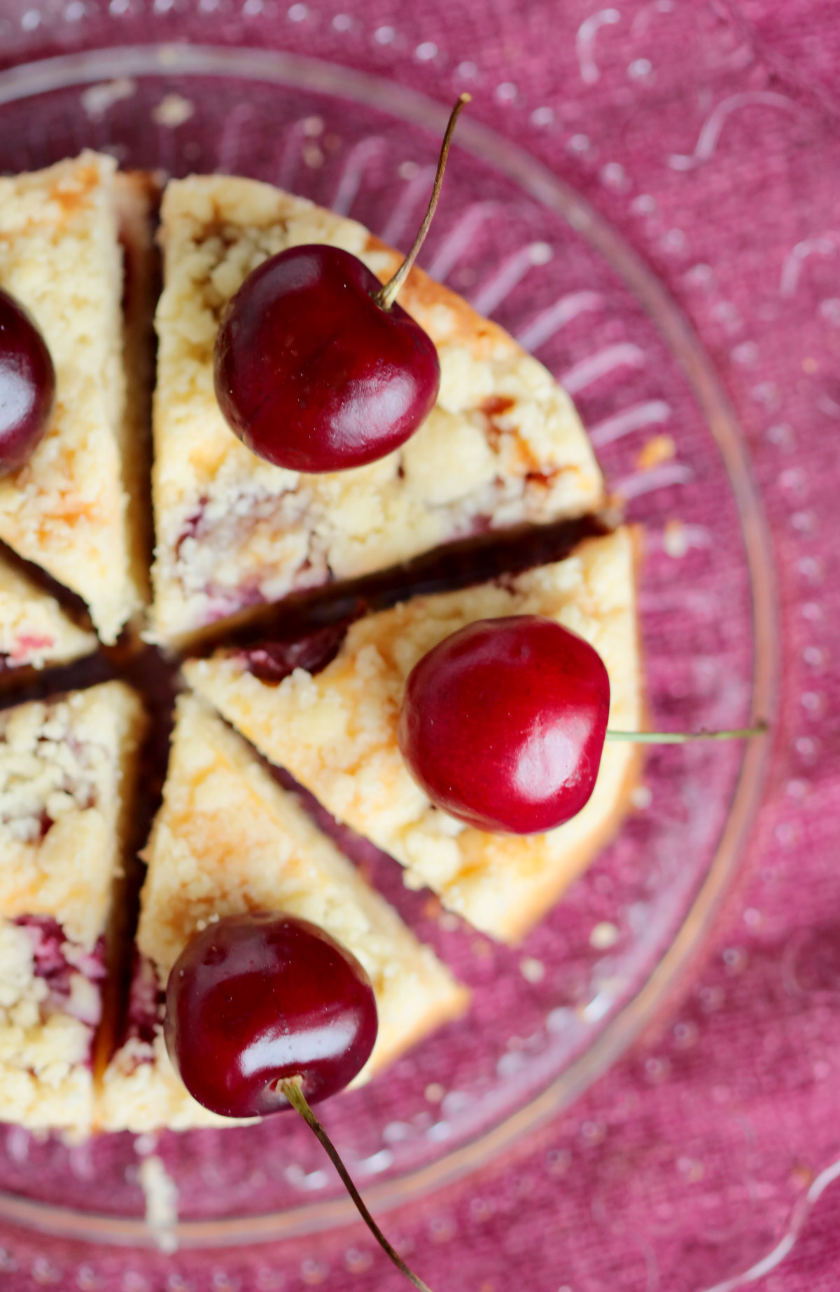 kirschkuchen_oben_stuecke